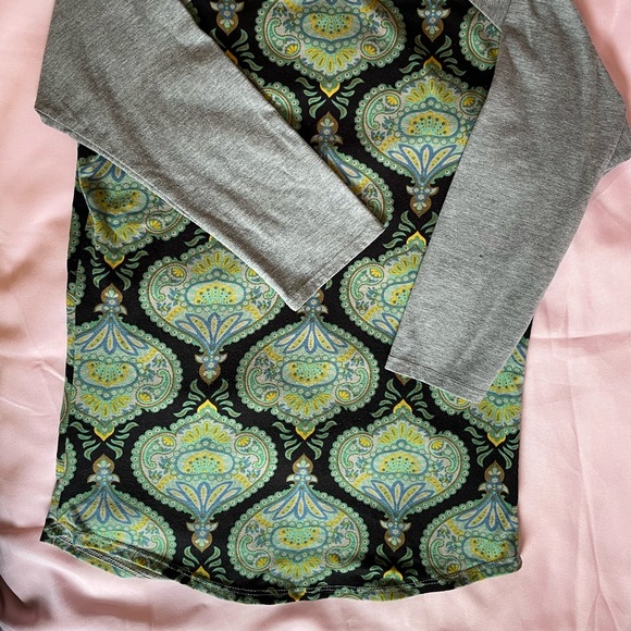 LuLaRoe 3/4-sleeve Paisley Baseball T-shirt - Picture 3 of 6